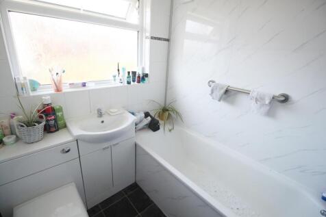 Bathroom.JPG