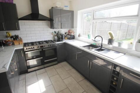Kitchen 2.JPG