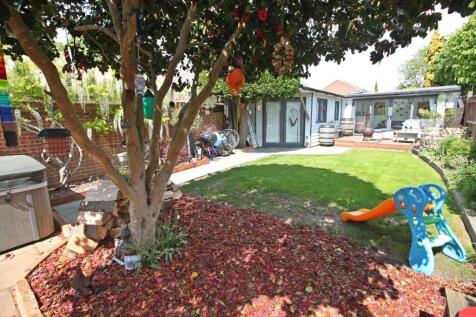 Garden 1.JPG