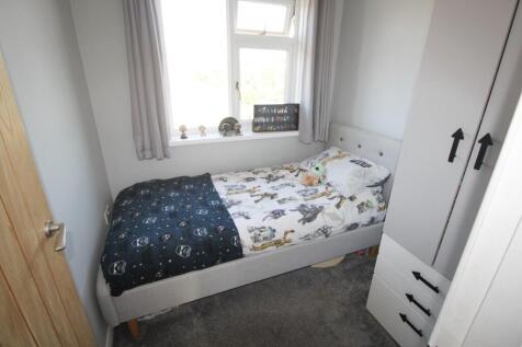 Bed 3.JPG