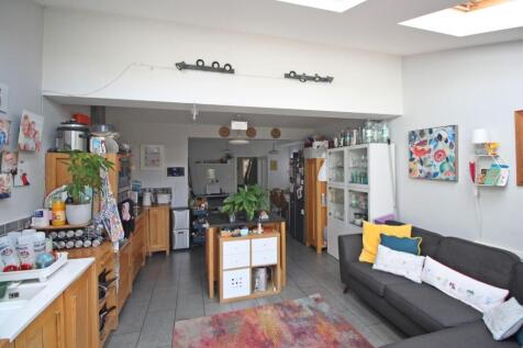 Kitchen 1.JPG