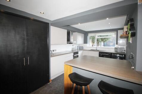 Kitchen 2.JPG