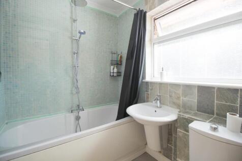 Bathroom.JPG