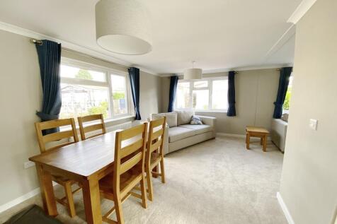 Lounge/Dining Rm