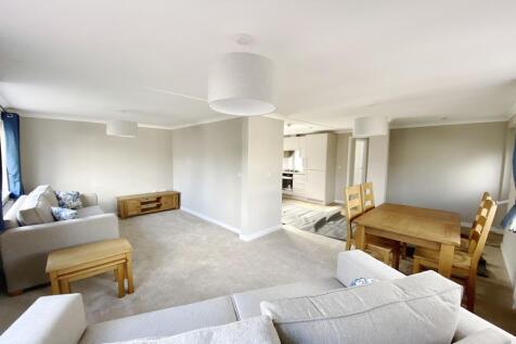 Lounge/Dining Rm