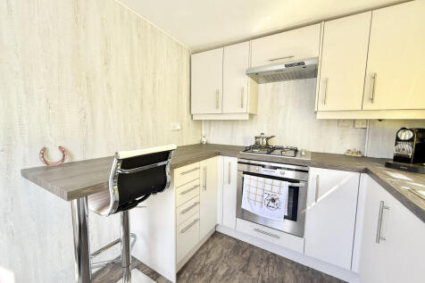 Kitchen (2).jpeg