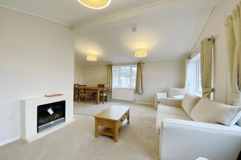 Lounge/Dining Rm