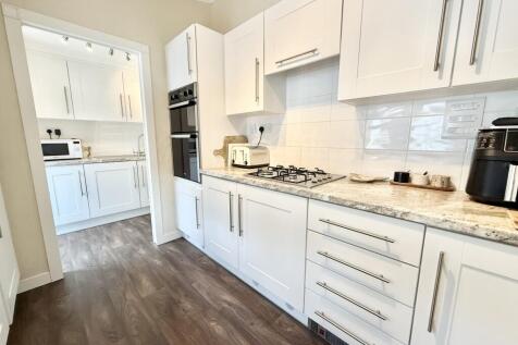 Kitchen (2).jpeg