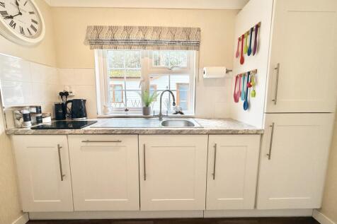 Kitchen (3).jpeg