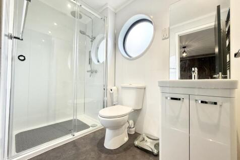 En-Suite Shower