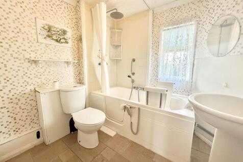 Bathroom.jpeg