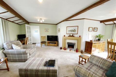 Lounge/Dining Rm
