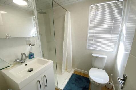 80pine ensuite (Copy)