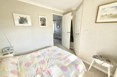 Bedroom 2 (2).jpeg