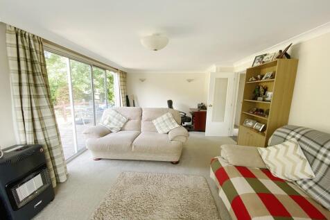 Lounge/Dining Rm