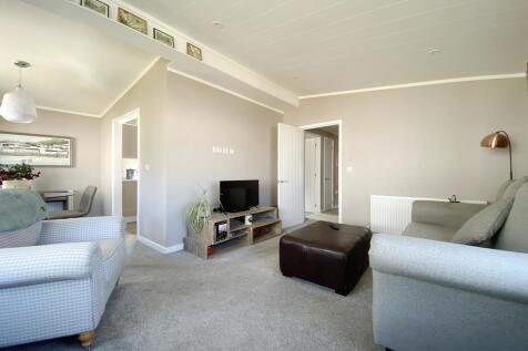 Lounge/Dining Rm