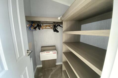 walk-in Wardrobe