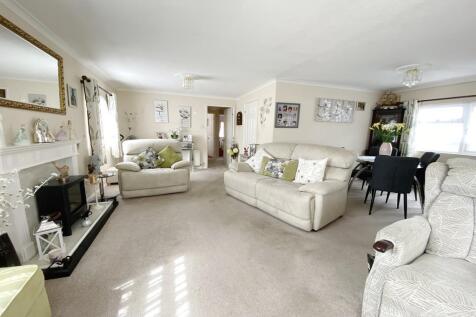 Lounge/Dining Rm