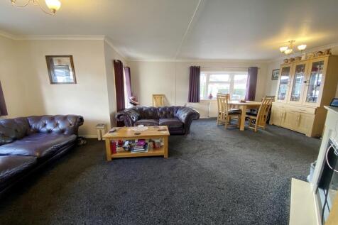 Lounge/Dining Rm