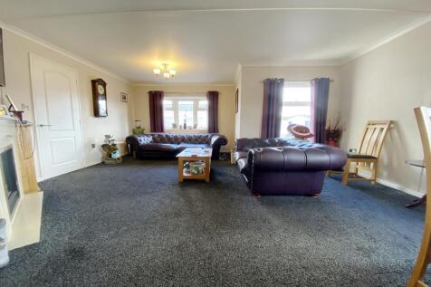 Lounge/Dining Rm