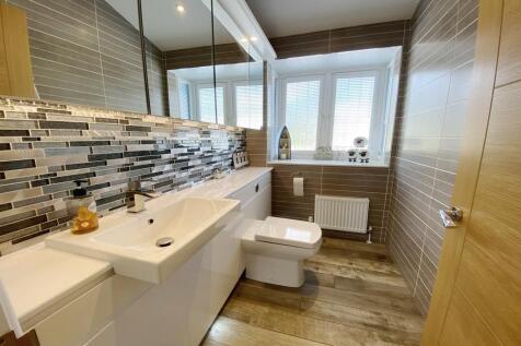Luxury Cloakroom