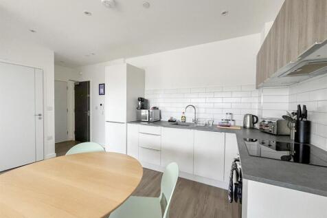 Living Room / Kitchen