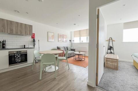 Living Room / Kitchen