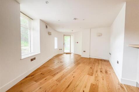 Living Room / Kitchen