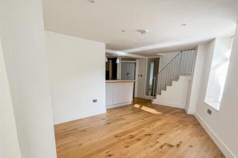 Living Room / Kitchen