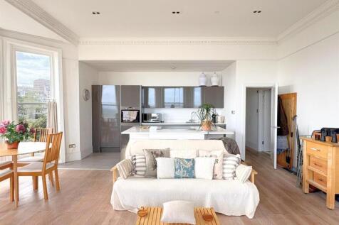 Kitchen/Living Room