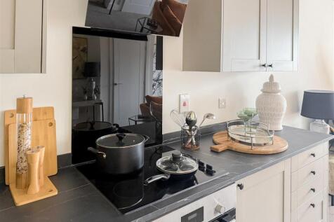 Living Room / Kitchen