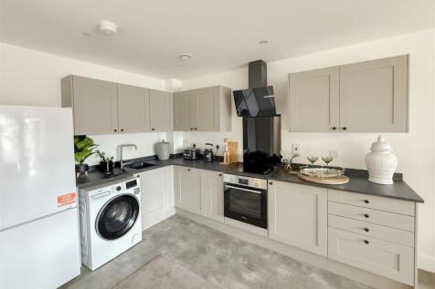 Living Room / Kitchen