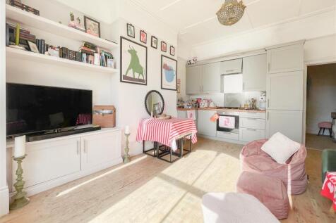 Living Room / Kitchen