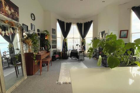 Kitchen/Living Room