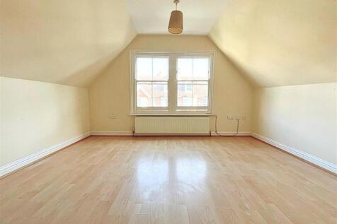 Living Room / Kitchen