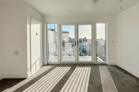 Living Room / Kitchen