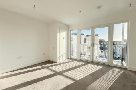 Living Room / Kitchen