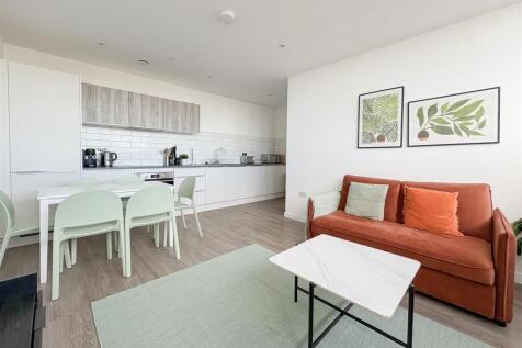 Living Room / Kitchen