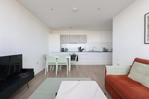 Living Room / Kitchen