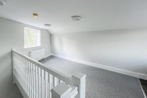 Living Room / Kitchen