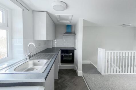 Living Room / Kitchen