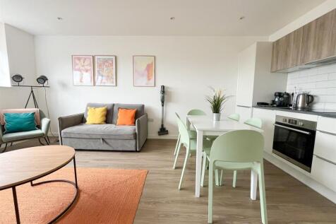 Living Room / Kitchen