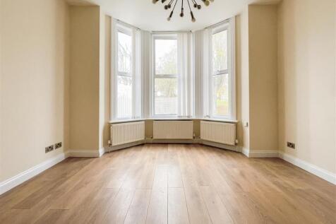 Kitchen/ Living Room