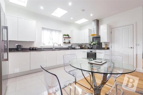 Kitchen/Dining Area