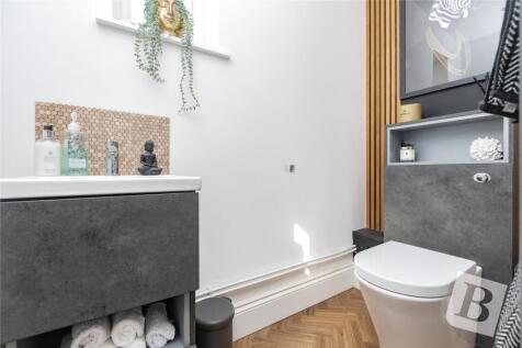 Cloakroom/WC