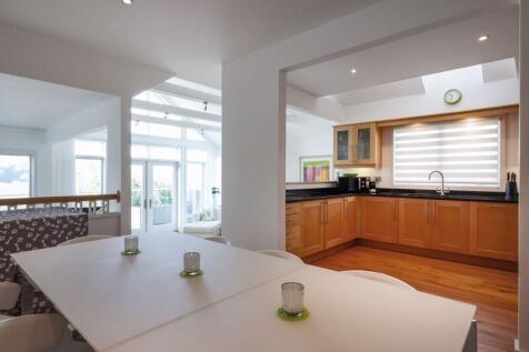 Kitchen/dining area