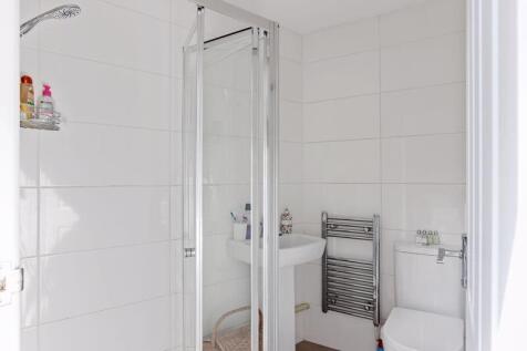 Master ensuite shower room