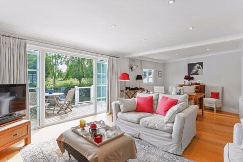Lounge to decking - 2