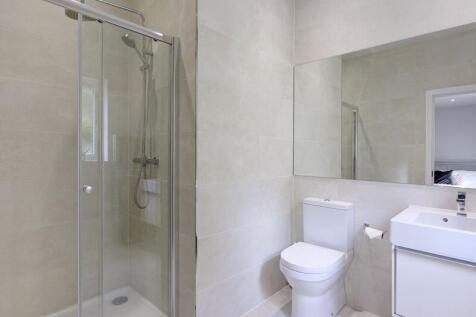 Bedroom 3 ensuite