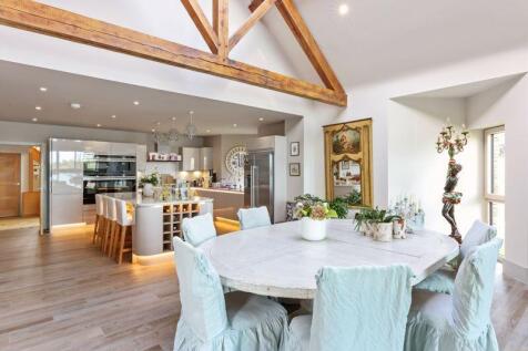 Dining/kitchen